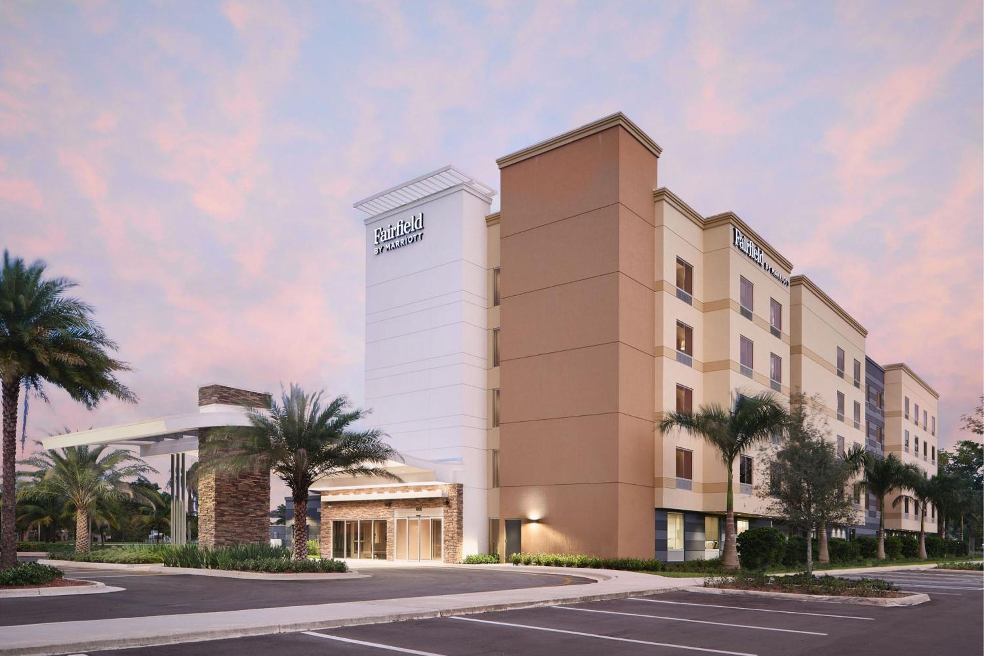 Fairfield Inn & Suites By Marriott Fort Lauderdale Northwest ทามาแร็ค ภายนอก รูปภาพ